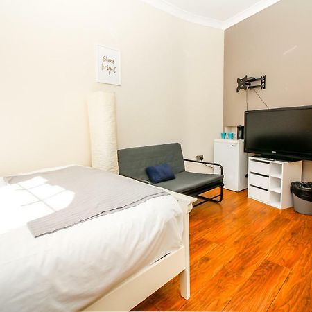 Private En-Suite Room @ Liverpool Street, Brick Ln ลอนดอน ภายนอก รูปภาพ