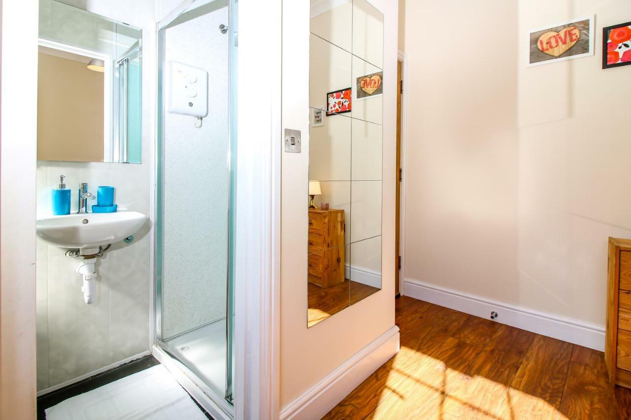 Private En-Suite Room @ Liverpool Street, Brick Ln ลอนดอน ภายนอก รูปภาพ